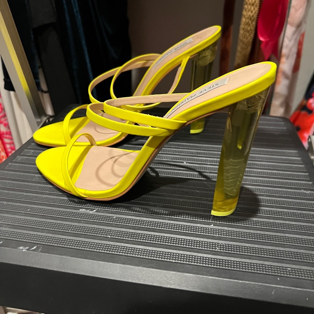 NWOT Neon Yellow/Green Heels